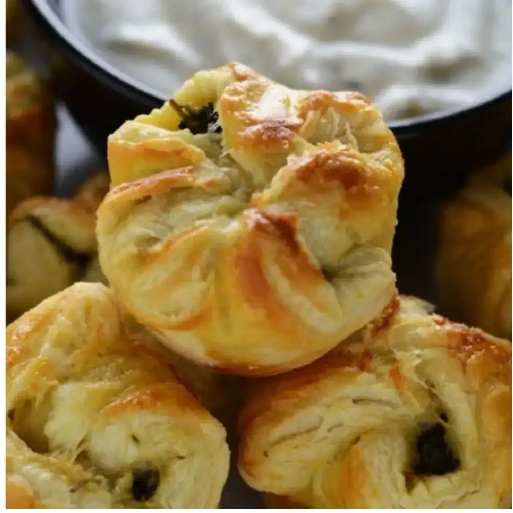 Delicious puff pastry spinach pie ready to serve