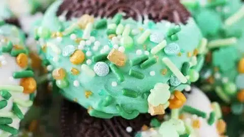 St. Patrick’s Day themed White Chocolate Dipped Oreos on a decorative plate